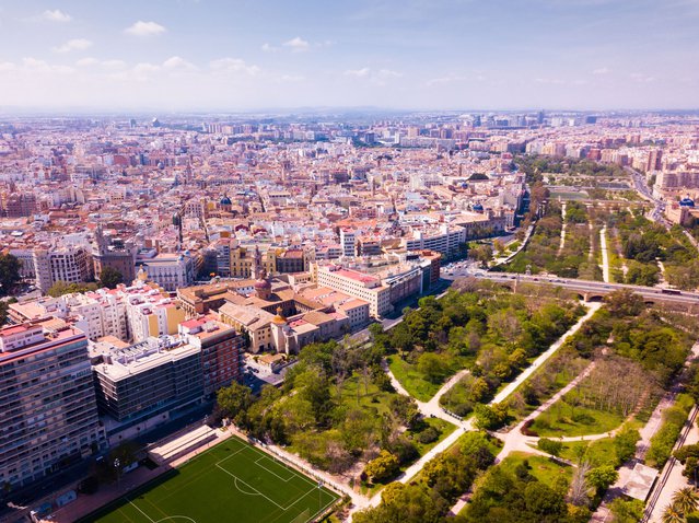 Luchtfoto Valencia door BearFotos (bron: Shutterstock)