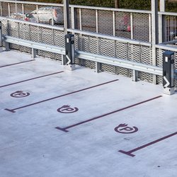 Laadpalen voor elektrische auto's door Ton Hazewinkel (bron: shutterstock)