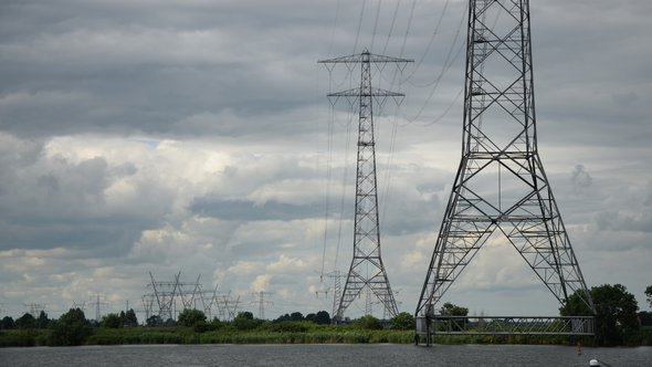 Hoogspanningsleiding door Volker Rauch (bron: shutterstock.com)