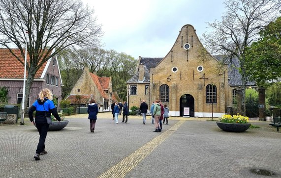 Kerkplein door PeetersenDaan (bron: PeetersenDaan)