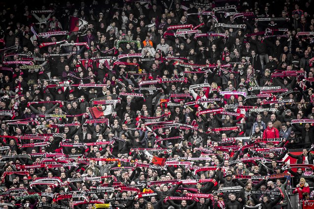 Voetbalsupporters in Rotterdam door kivnl (bron: Shutterstock)