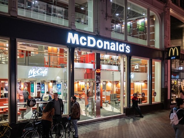 McDonalds, Amsterdam door Matt Rakowski (bron: Shutterstock)