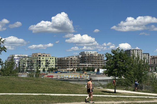 Zwemmen in Seestadt door Kees de Graaf (bron: Gebiedsontwikkeling.nu)