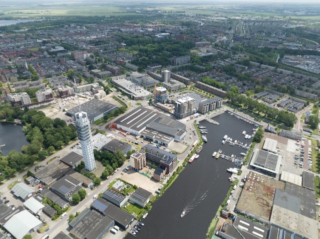 Luchtfoto Alphen aan den Rijn door Make more Aerials (bron: Shutterstock)