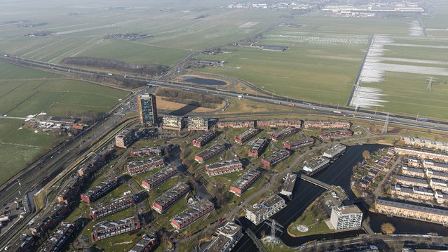 Luchtfoto van Vinex-wijk Nieuwland in Amersfoort in de winter door Aerovista Luchtfotografie (bron: shutterstock)