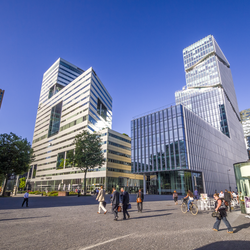 Zuidas, Amsterdam door www.hollandfoto.net (bron: Shutterstock)