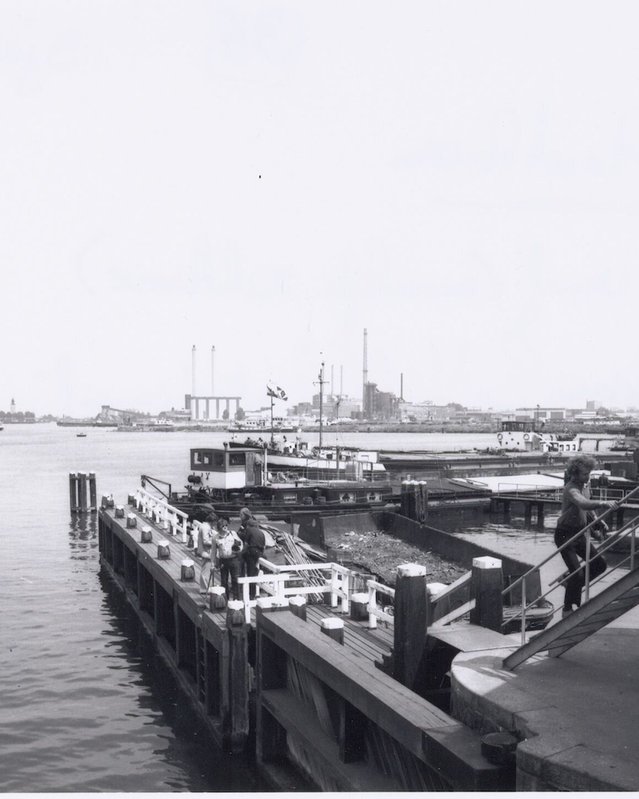 Houthaven Pontsteiger 1975 door Stadsarchief Amsterdam (bron: nai010uitgevers)