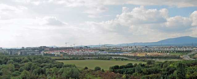 Panorama Riedberg von Osten, September 2010 door Dontworry (bron: Wikipedia)