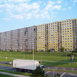 Praag panelák woningbouw complex Oost-Europa > Door ŠJů, Wikimedia Commons - 2020
