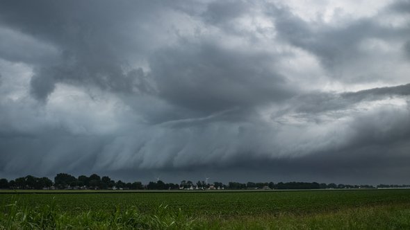 Plankwolk boven een polder door Menno van der Haven (bron: Shutterstock)