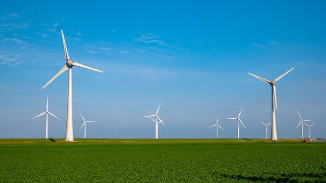 Windmolenpark in de oceaan Westermeerwind park, Noordoostpolder, Flevoland. door Fokke Baarssen (bron: Shutterstock)