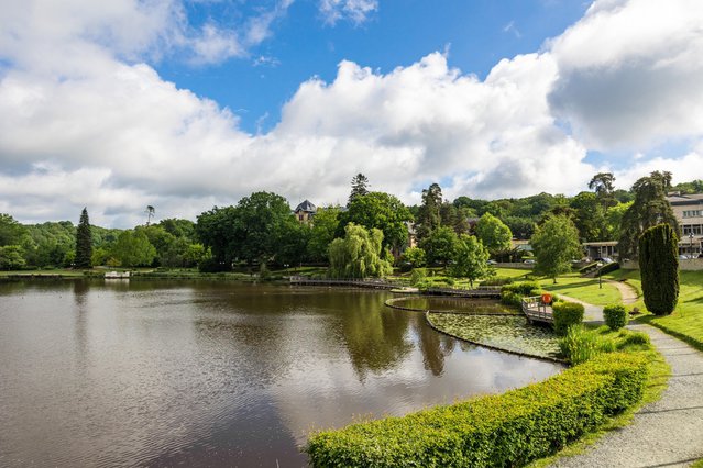 Bagnoles-de-l'Orne, Frankrijk door ldgfr photos (bron: Shutterstock)