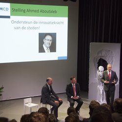 2015.09.22_Verslag MCD Toekomstdebat: Burgemeester aan zet?_cover