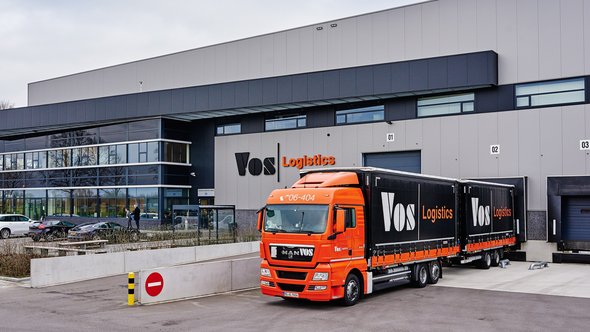 Vos Logistics, Oss door Joyce Roosenhart (bron: Wikimedia Commons)