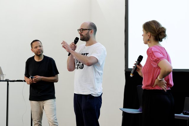 David ter Avest (l) en Mats Siffels (m).jpg door Aad Hoogendoorn (bron: Rotterdamse Architectuur Maand 2026)