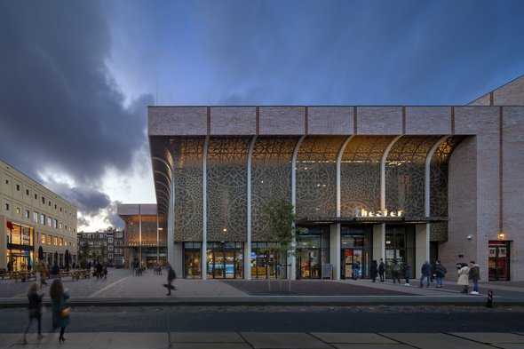 Theater Zuidplein en Bibliotheek Rotterdam door Daria Scagliola (bron: Daria Scagliola)