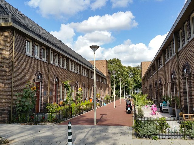 Kloosterbuuren leefstraat (autovrije straat). door Nanda Sluijsmans (bron: Flickr)