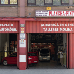 Barcelona - autogarage door adolf martinez soler (Shutterstock)