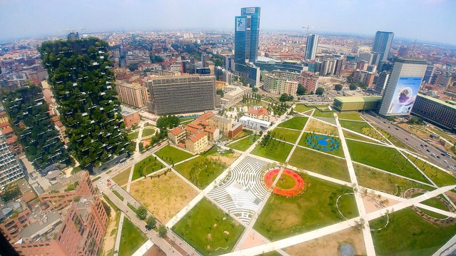 Park La biblioteca degli alberi - Una panoramica dalla torre UniCredit del parco di Porta Nuova door Goldmund100 (bron: Wikimedia Commons)