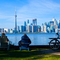 Toronto skyline op een zonnige dag door Fernando Kruger (bron: Shutterstock)