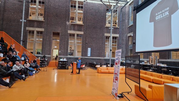 Bouwen in de Buurt presentatie door Saskia Voest (bron: Gemeente Almere)