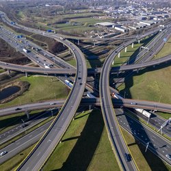 Landmark luchtbruggen door Maarten Zeehandelaar (bron: Shutterstock)
