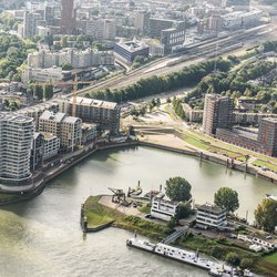 Luchtfoto Nijmegen Waalfront door Corné Bastiaans (bron: http://www.cb-photography.com/)