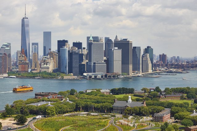 Luchtfoto van Manhattan en Governors Island door R. de Bruijn_Photography (bron: Shutterstock)
