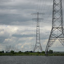 Hoogspanningsleiding door Volker Rauch (bron: shutterstock.com)