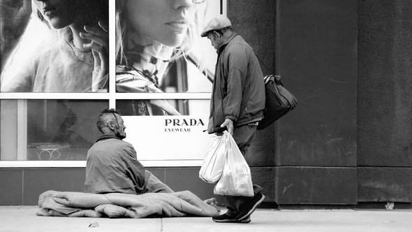 homeless man -> Photo by Max Böhme on Unsplash door Max Böhme (bron: Unsplash)