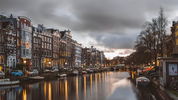 Amsterdam -> Photo by Azhar J on Unsplash