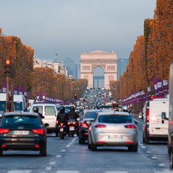 Champs-Elysees boulevard, Parijs door Dragos Asaftei (bron: shutterstock)
