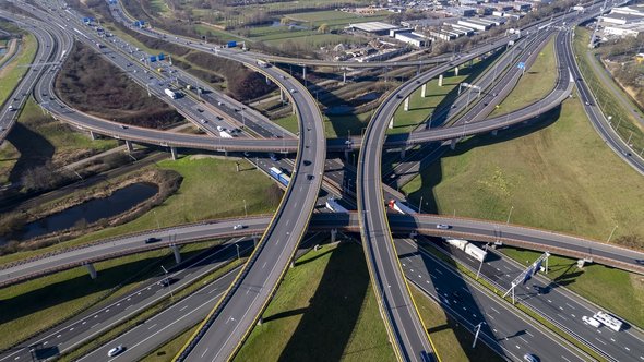 Landmark luchtbruggen door Maarten Zeehandelaar (bron: Shutterstock)