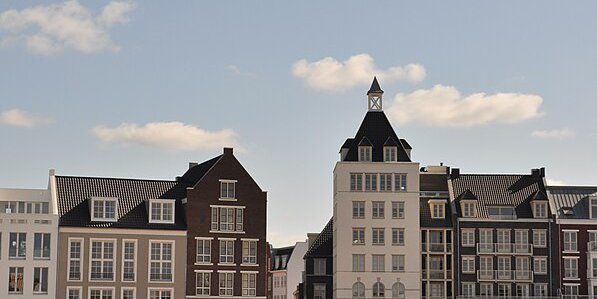 Op Buuren in Maarssen door MartinD (bron: Wikimedia Commons)