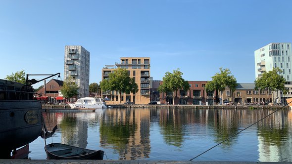 Tilburg, North Brabant / Netherlands - June 20, 2020: Piushaven harbor at Tilburg city centre. door Lithuaniakid (bron: Shutterstock)