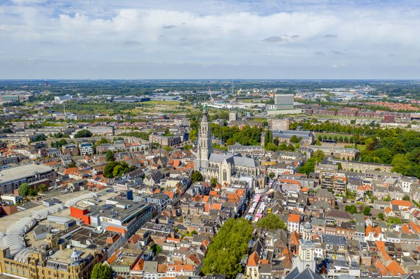 Luchtfoto drone Breda - Noord Brabant door Makeda Art (bron: Shutterstock)