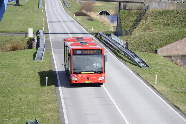 De BRT-lijn tussen Haarlem, Schiphol en Amsterdam door MPPhotograph (bron: Shutterstock)