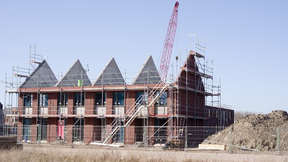 Woningen in constructie in Arnhem door Marcel Rommens (bron: Shutterstock)