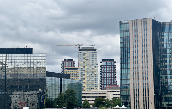 Zicht op nieuwe woontorens Amstel III door Kees de Graaf (bron: Gebiedsontwikkeling.nu)