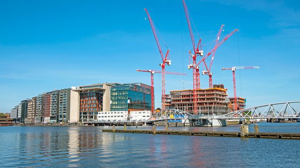 Nieuwbouw in de Amsterdamse haven door Steve Photography (bron: Shutterstock)