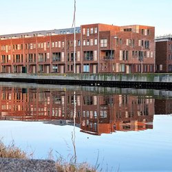 Groningen Eemskanaal Zuidoever_Hardscarf @Wikimedia Commons door Hardscarf (bron: Wikimedia Commons)