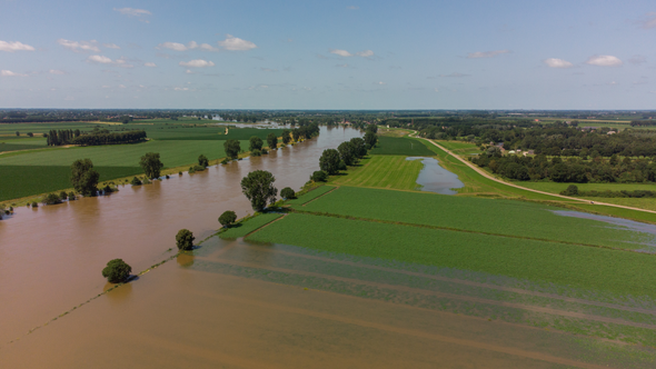 Overstroming Appeltern door MyStockVideo (bron: Shutterstock)