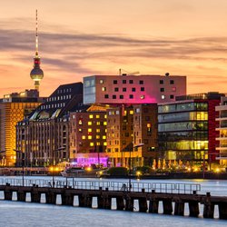 Mediaspree in Berlijn door elxeneize (Shutterstock)