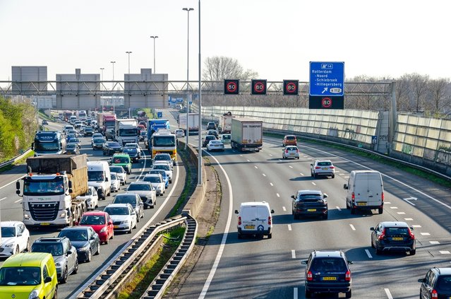 File op de A20 door Frans Blok (bron: Shutterstock)
