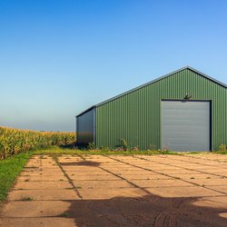 Agrarische schuur door Ruud Morijn Photographer (bron: Shutterstock)