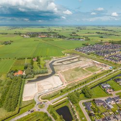 Luchtfoto van Sneek, Friesland door Thomas Roell (bron: Shutterstock)