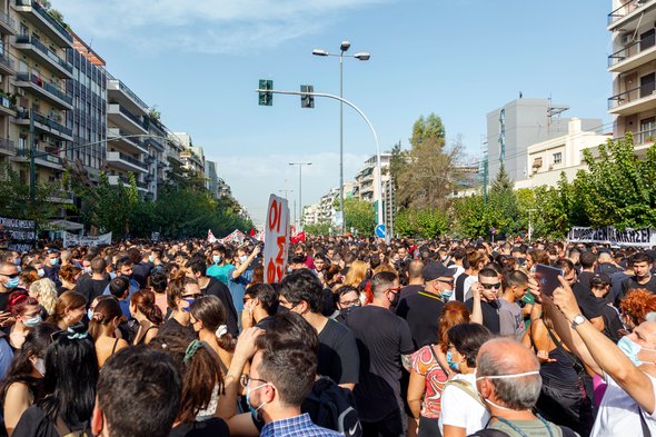 Protest at Court door yiannisscheidt (bron: shutterstock.com)