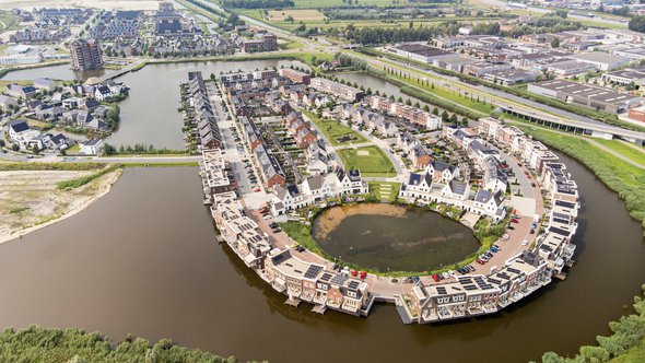 Residential area. Anew part of the city Gouda. Called Westergouwe. Lies 6.75 m below sealevel. door Abe Maaijen (bron: Shutterstock)