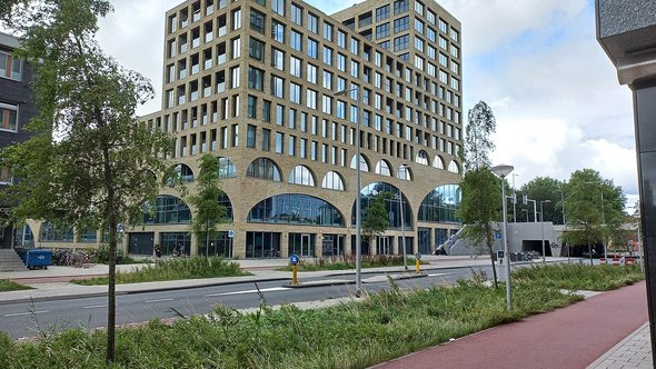 Westbeat van Studioninedots, Delflandlaan, Amsterdam Nieuw-West door Ceescamel (bron: Wikipedia Commons)