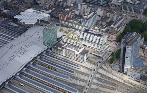 Het Platform door Ossip van Duivenbode (bron: VenhoevenCS)